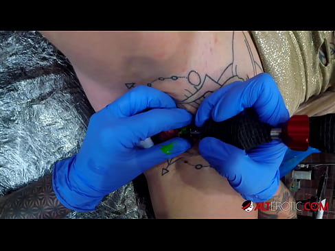 ❤️ Extrem tattooed Hottie Sully Savage krut en Tattoo op hirem Klitoris ️❌ Sex op Porno lb.rex-porn-com.ru ❤